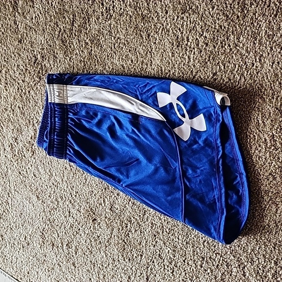 Women's Under Armour 6 inch Basketball Short - Picture 7 of 7